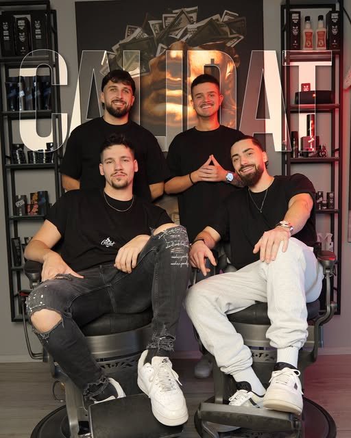 Tím barberov Calidat v barberských kreslách v prevádzke